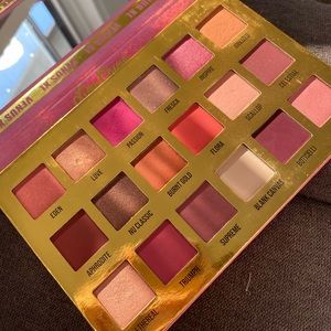 Limecrime Venus XL Palette